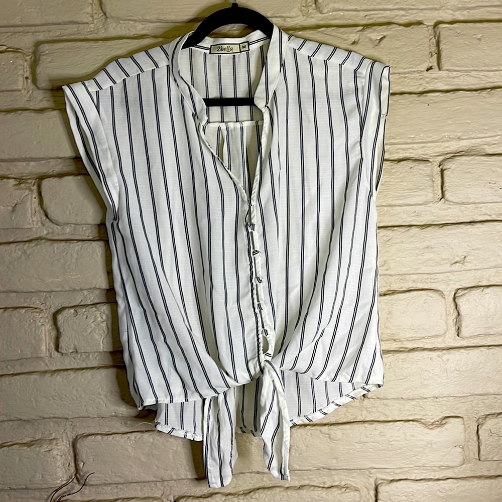 Boutique Sleeveless Tie Bottom Top Size M EUC